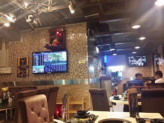 牛精皇的相片 - 九龍城