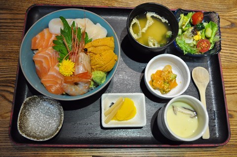 豐富的定食 - 尖沙咀的嵐山日本料理