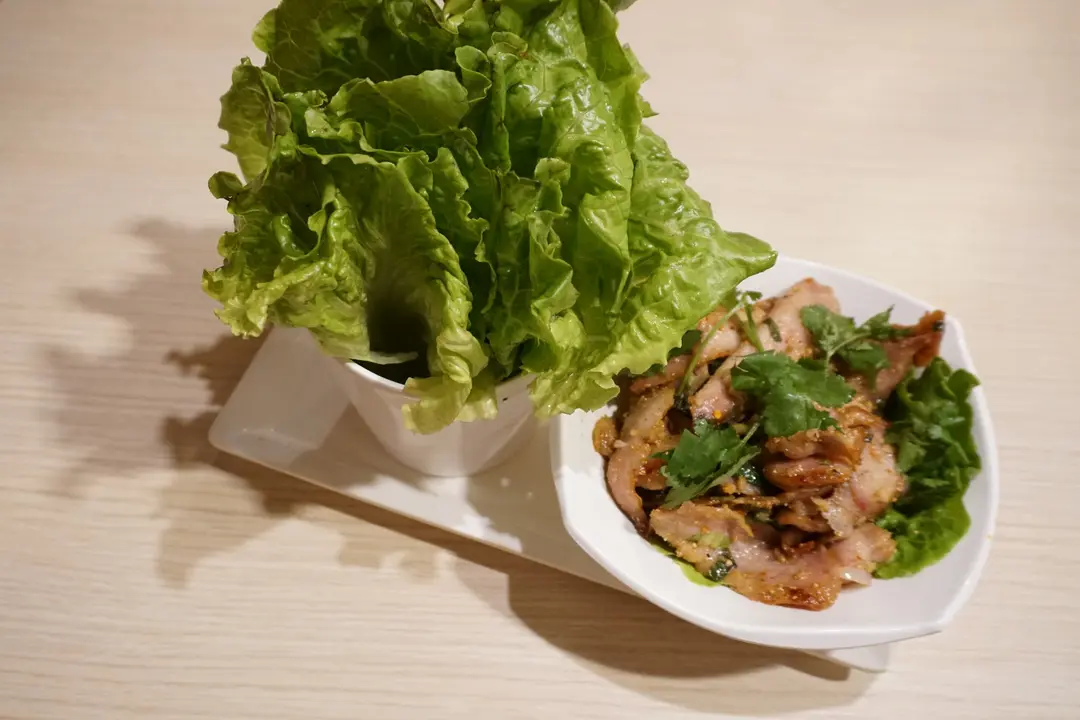 猪颈肉生菜包 $ 68