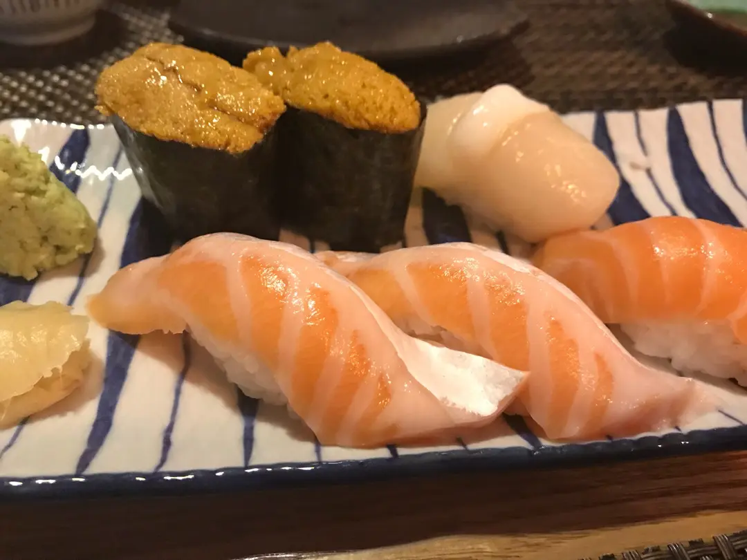 三文鱼腩寿司