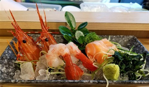 牡丹蝦 / 三文魚刺身 - 西環的魚味市場居酒屋