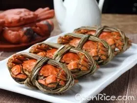 蟹候来袭 大闸蟹自助餐开锣