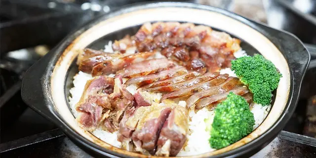 食品厂商设餐厅 自家制靓料腊味煲仔饭