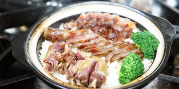 食品厂商设餐厅 自家制靓料腊味煲仔饭