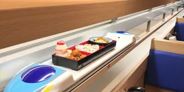 九龙湾新开日式亲子餐厅 全自动新干线列车送餐