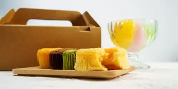 深水埗新开小食店  试匀5款黄金拔丝蛋糕（有片）