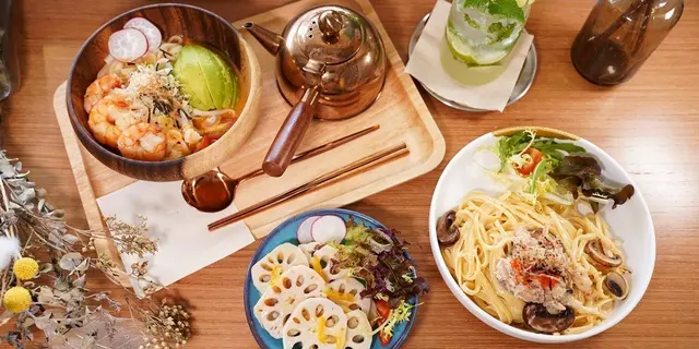 油麻地新開小木屋Cafe  嘆西日Fusion龍蝦湯烏冬配咖啡