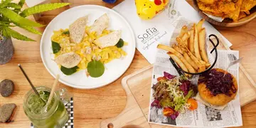 西環新開摩登素食餐廳  必試芝心豆腐漢堡+精緻紅咖喱魚