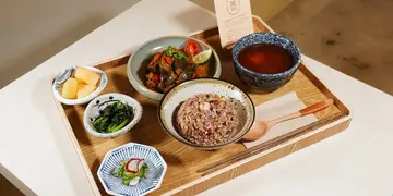 【鬧市中嘅身心靈綠洲】灣仔新開社企Cafe 有機食養定食+共融咖啡學院(有片)