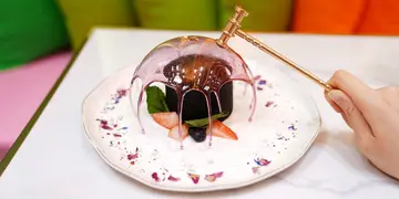 万花筒主题餐厅土瓜湾重开  2000呎梦幻七彩空间  必食艺术糖流心挞