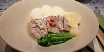 Threads热议！GD权志龙香港演唱会庆功 汉堡店+港式韩牛店获宠幸