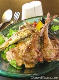 還會燒羊扒、多春魚等美食