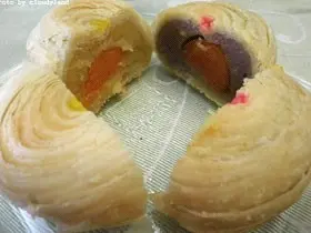 会员抢先品评中秋月饼