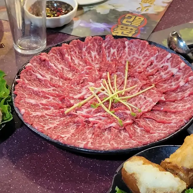 人氣老店火鍋店