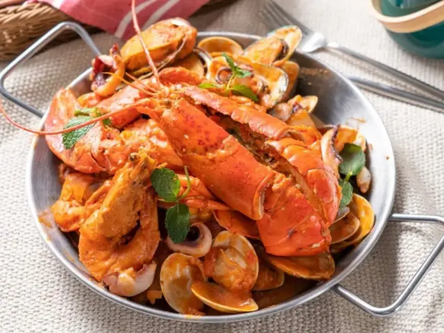 12月限定：載譽歸來 $598 秘製醬汁海鮮二人套餐 ! 買一送一啤酒紅白酒！