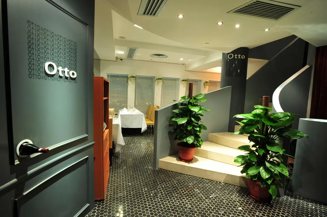 Otto Restaurant & Bar