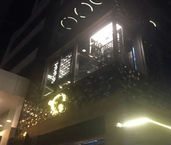 Le q Cafe & Bar