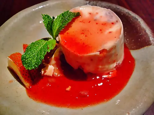 士多啤梨乳酪布甸