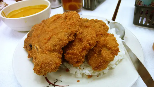 咖哩吉列豬扒飯