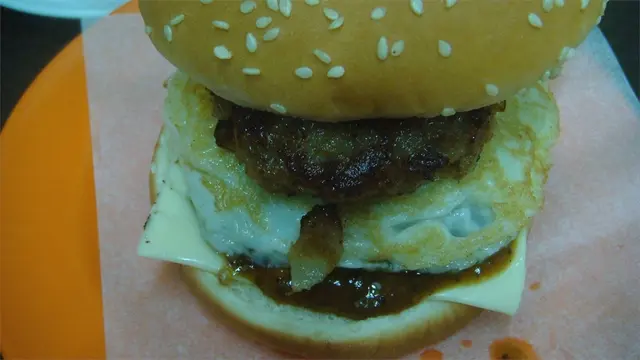 雙層芝士蛋漢堡