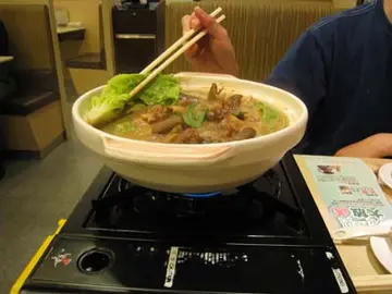 羊腩煲 正