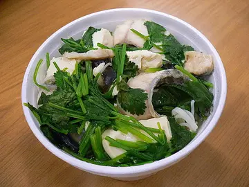 莞茜皮旦豆腐魚片湯米粉