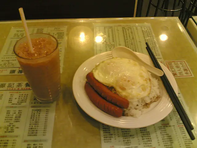 腸蛋飯(HK$29,-)+凍奶茶(+HK$4,-)