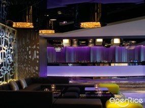 Room One Bar & Lounge