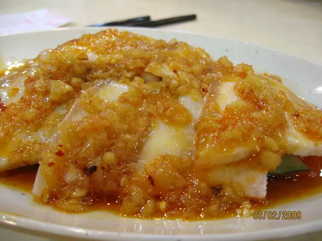 每片白肉的肥脂部份頗多,切得細薄但鬆化,不像聯記般大塊