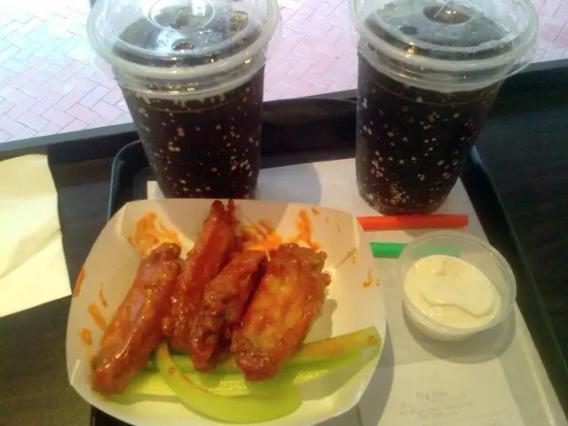 下午茶餐<水牛城雞翼+汽水1杯>....好味