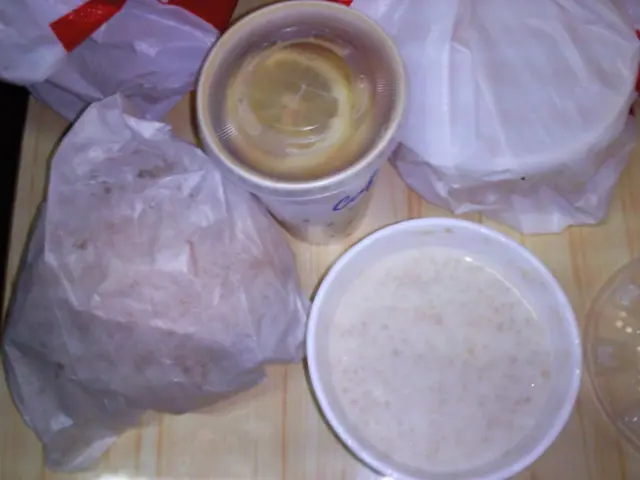 豬排包配凍檸茶+牛奶麥皮