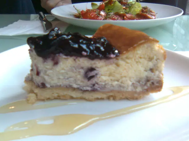 藍莓cheese cake, 後面既係司華力腸沙律