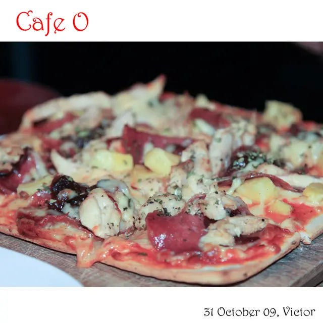 OTHENTIC PIZZAS - Tomato & Basil
