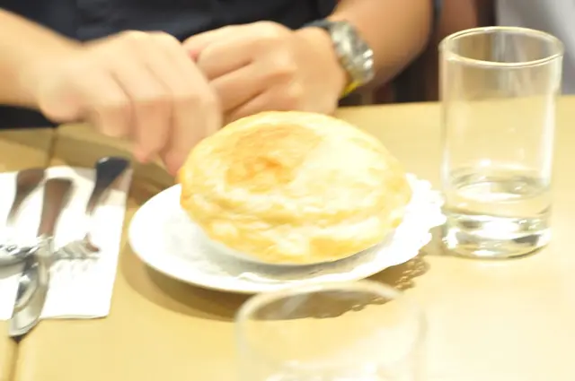 肥仔搶住飲的三文魚酥皮湯