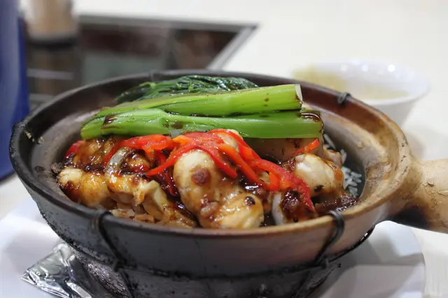 白鱔排骨煲仔飯