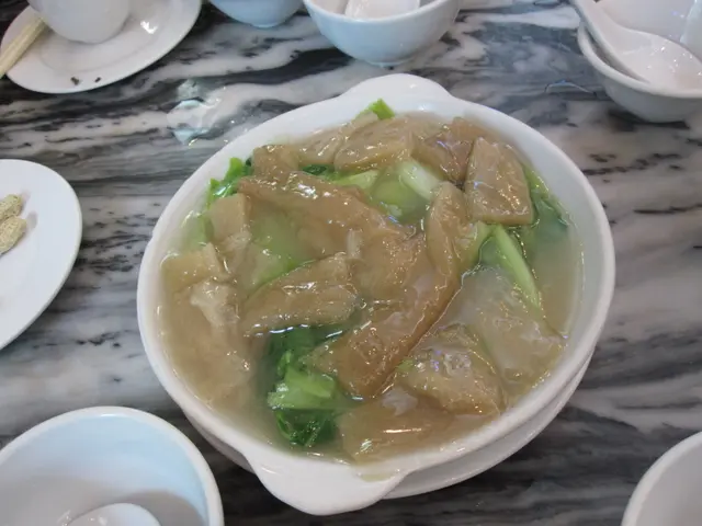 上湯竹笙扒菜膽