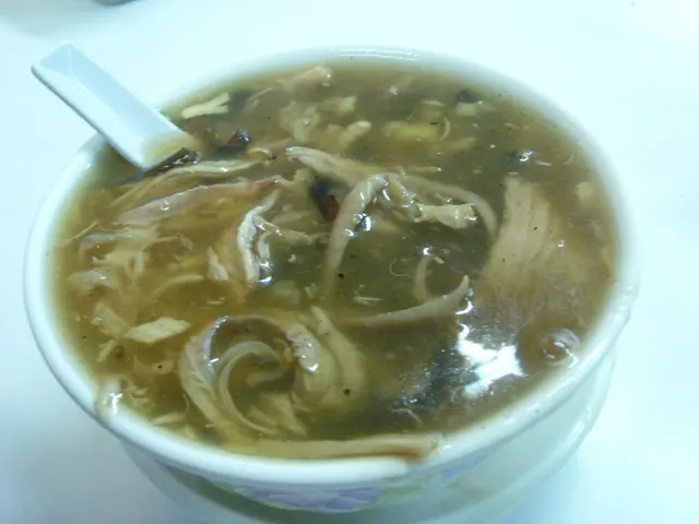 蛇羹的口感很黏稠