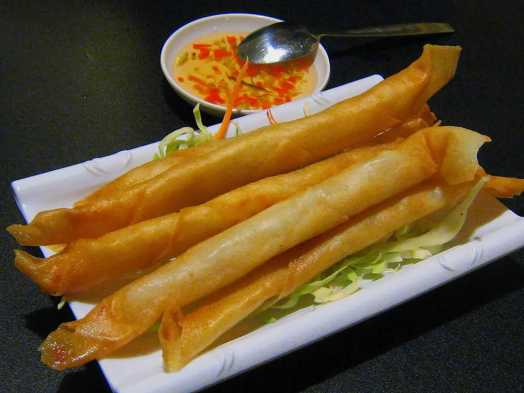 「泰姐长春卷」- 疑似沙爹王「脆虾棒」?