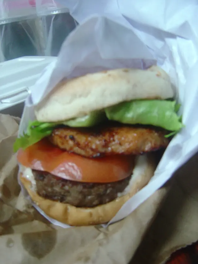 牛肉豬扒雙拼漢堡