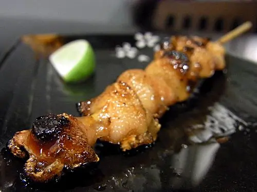 雞掌肉即係雞腳漲卜卜個位