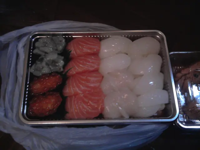 三文魚,墨魚壽司都OK新鮮,帶子壽司好好食,可惜三文魚籽不新鮮