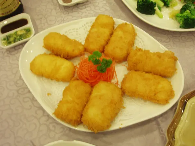 帝皇龍冠金卷