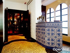 Casa Lisboa Portuguese Restaurant & Bar