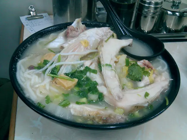鮮魚腩魚湯米線+魚骹