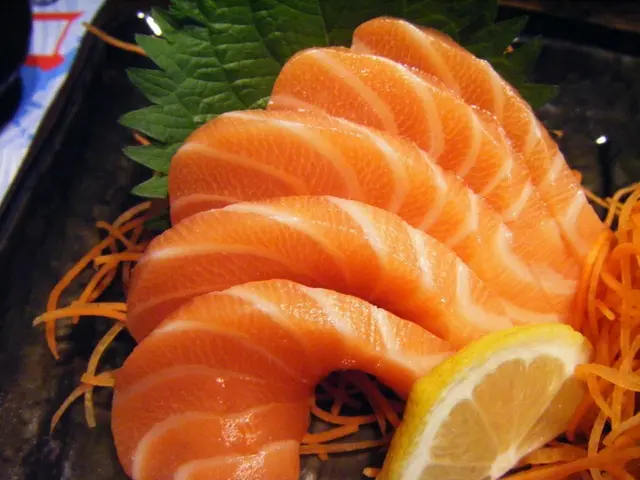 三文魚刺身普通la~~