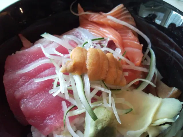 食物其實正正常常,但服務卻會令人永不再來~