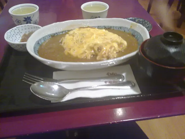 成個蛋包飯定食