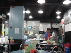 店子自居為咖啡屋,但無論格局、裝潢都如茶記