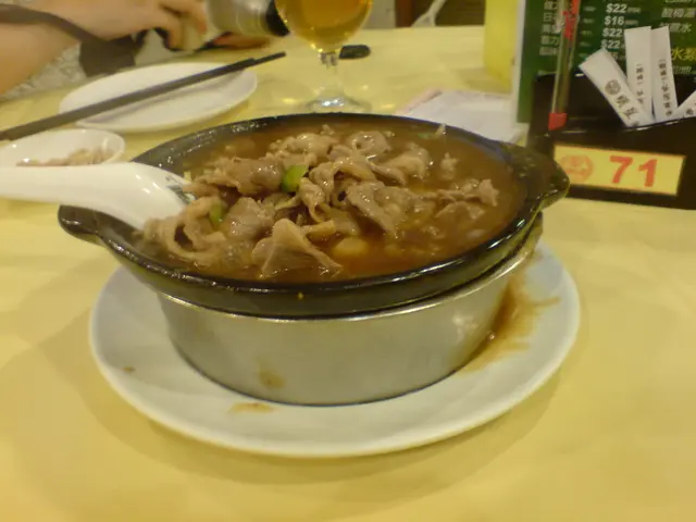 沙爹金菰肥牛煲
