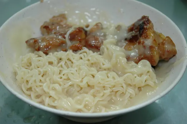 已撈勻的雞扒芝士撈丁